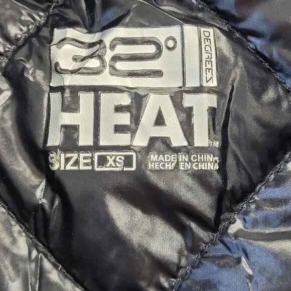 32 Degrees Woman’s Black Shiny puffer jacket size XS full zip - Picture 12 of 15